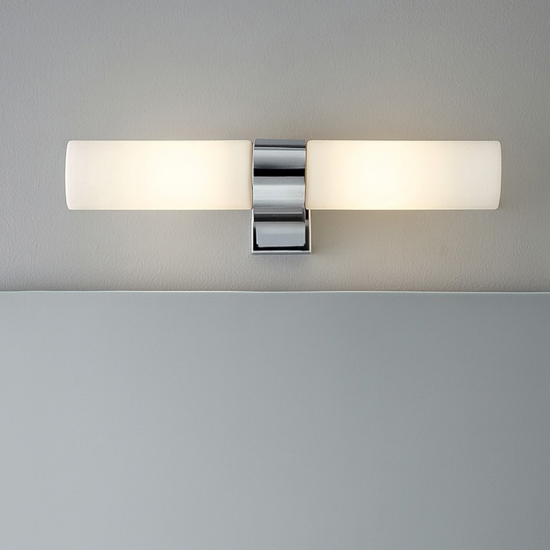 Applique da bagno moderno due luci cromo vetro bianco Applique da bagno moderno due luci cromo vetro bianco