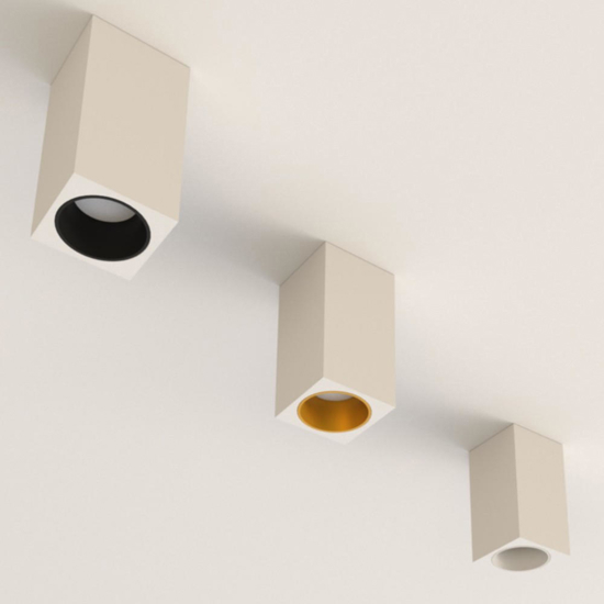 Faretto da soffitto di gesso bianco oro squadrato Faretto da soffitto di gesso bianco oro squadrato