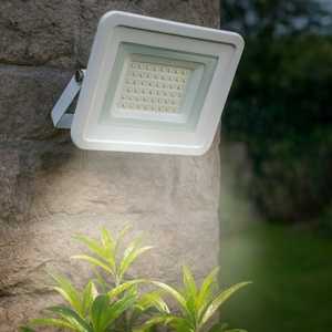 Faro per illuminazione esterno proiettore 30w 3000k ip65 slim bianco 220v
