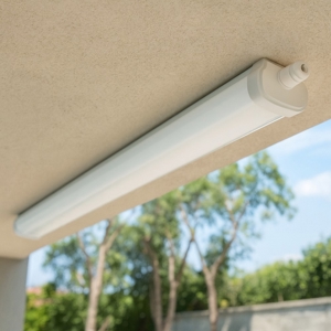 Plafoniera tubo per esterno bianca 119cm led 30w 4000k ip65