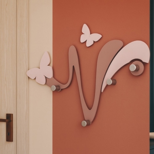 Appendiabiti da parete per cameretta farfalle legno colore rosa nuvola