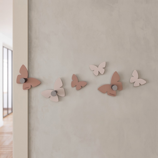 Appendiabiti da parete moderno farfalle divise colore rosa nuvola