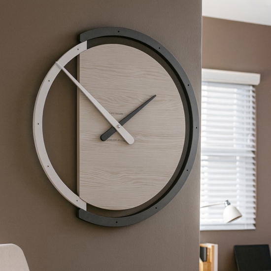 Orologio moderno da muro in legno effetto rovere rotondo Orologio moderno da muro in legno effetto rovere rotondo