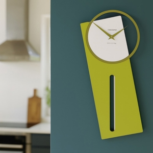 Visualizza i dettagli per Orologio a pendolo moderno da parete legno colore verde cedro Orologio a pendolo moderno da parete legno colore verde cedro