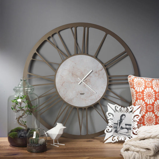 Orologio da parete moderno numeri romani rotondo bronzo effetto marmo Orologio da parete moderno numeri romani rotondo bronzo effetto marmo