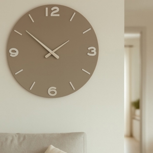 Orologio rotondo da parete moderno legno colore caffelatte 