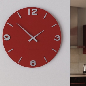 Orologio moderno da parete rotondo smarty legno colore rubino 