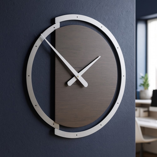 Orologio in legno rotondo rovere e alluminio design moderno