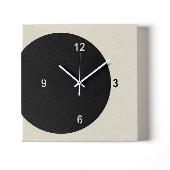 Orologio quadrato da muro 28x28 cm design moderno nero e avorio