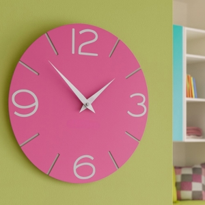 Orologio moderno da parete fucsia per cameretta