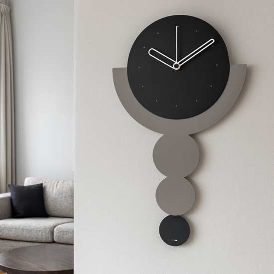 Orologio da parete con pendolo moderno nero e fango
