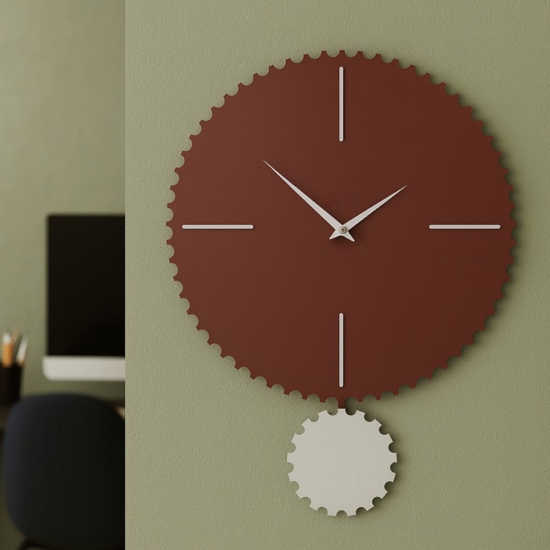 Orologio da parete con pendolo moderno in legno rosso e sabbia