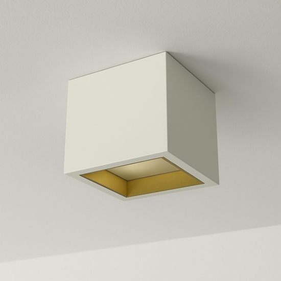 Plafoniera da cucina quadrata in gesso con interno alluminio Plafoniera da cucina quadrata in gesso con interno alluminio