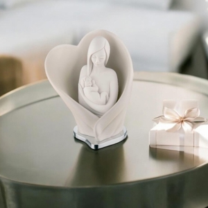 Visualizza i dettagli per Scultura nocciola maternita nascita cuore bongelli preziosi Scultura nocciola maternita nascita cuore bongelli preziosi