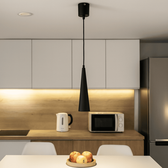 Lampada a sospensione per isola cucina ondaluce so noa cono nero luce diretta Lampada a sospensione per isola cucina ondaluce so noa cono nero luce diretta