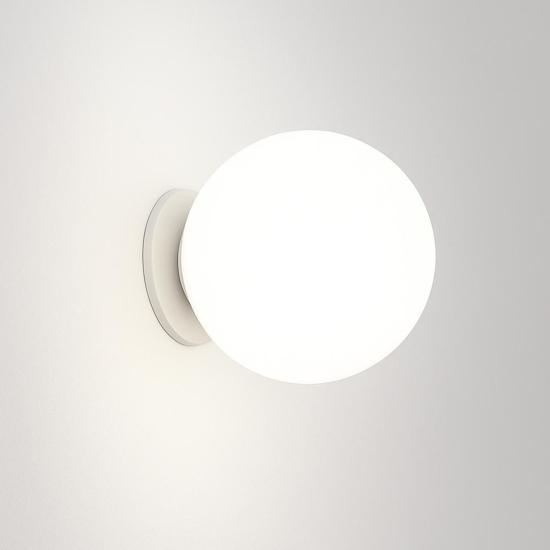 Applique da parete moderna sfera vetro bianco affralux potiri