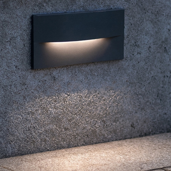 Segnapasso rettangolare per esterno a parete led 4w 3000k ip65
