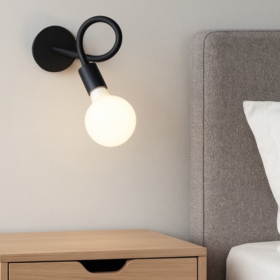 Applique nero orientabile per comodino camera da letto bulbo perenz