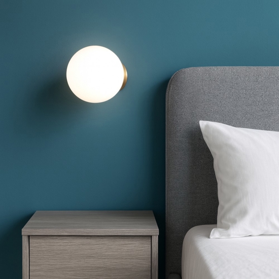 Applique sfera di vetro struttura oro per comodino maga perenz