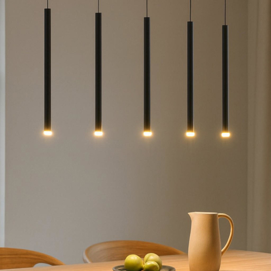 Lampadario per tavolo da pranzo 5 luci clindri neri led 3000k