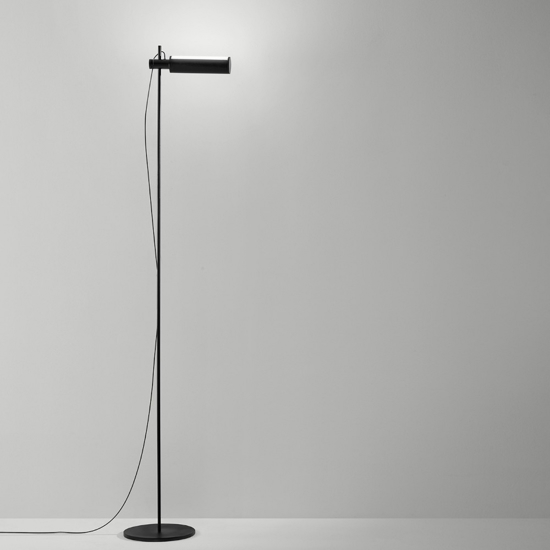Piantana nera ultima perenz illuminazione led cct 3000k 4000k 6000k dimmerabile