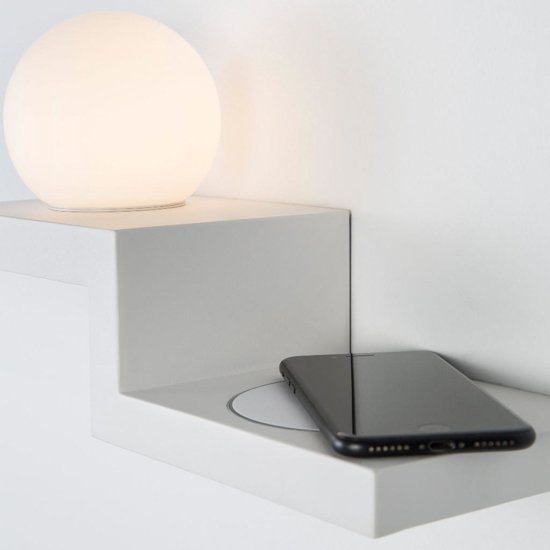 Applique per camera da letto bianca base ricarica wireless