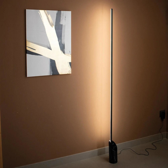 Piantana base effetto marmo nero lampada da terra led 3000k moderna