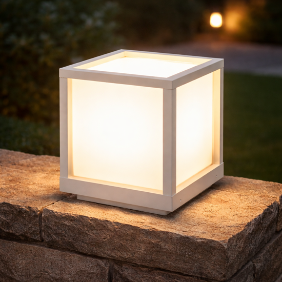 Lampada da esterno da appoggio cubo bianco