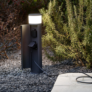 Perenz espina lampioncino basso ip44 con doppia presa  schuko antracite