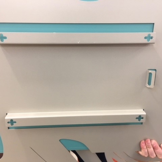 Specchio da parete design moderno in metallo per ingresso colore sabbia