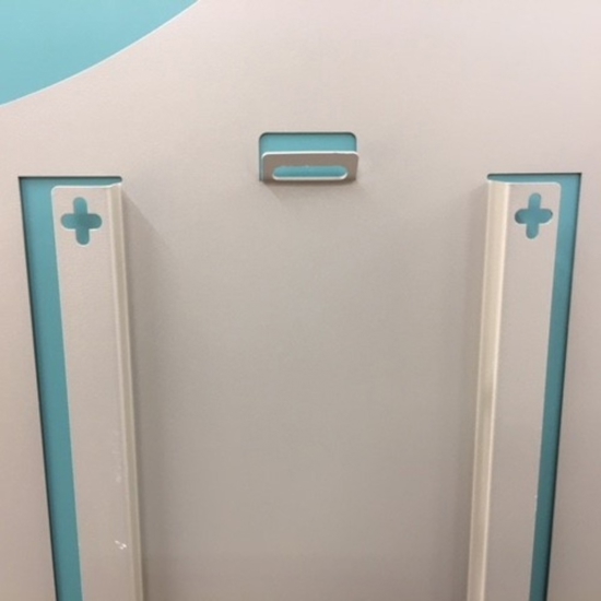 Specchio da parete design moderno in metallo per ingresso colore sabbia