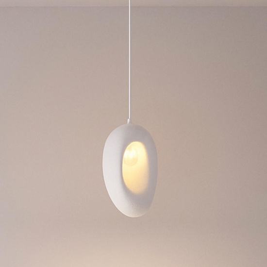 Lampada a sospensione design japandi resina bianca stile wabi sabi