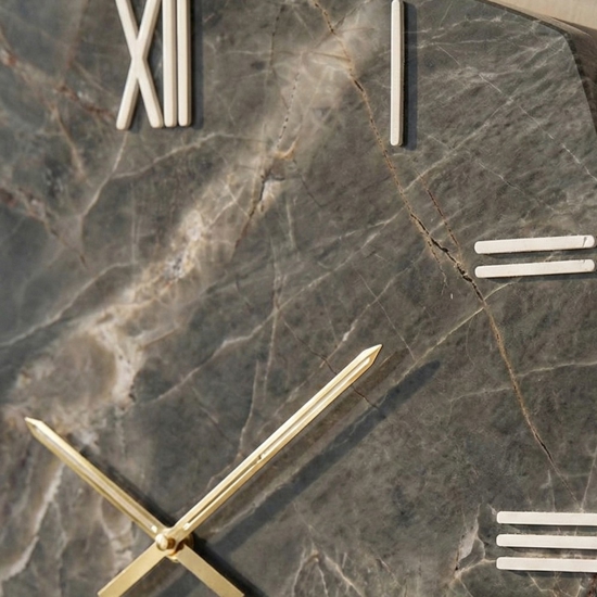 Grande orologio da parete 90cm design resina effetto marmo grigio