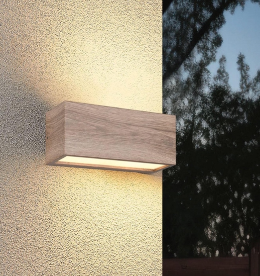 Applique per esterno effetto legno rettangolare moderna