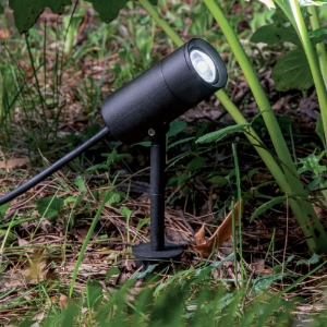 Faretto nero con picchetto per giardino led 9w cct 3000k 4000k 6000k ip65