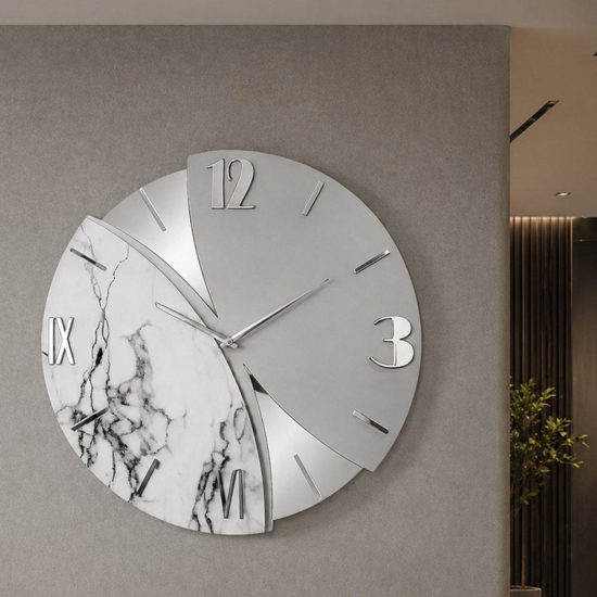 Grande orologio rotondo a parete design farfalla effetto marmo 70cm