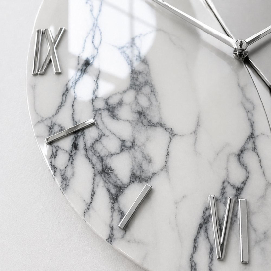 Grande orologio rotondo a parete design farfalla effetto marmo 70cm