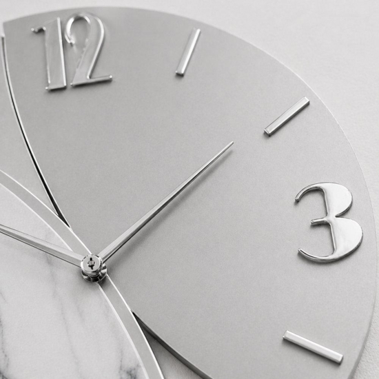 Grande orologio rotondo a parete design farfalla effetto marmo 70cm