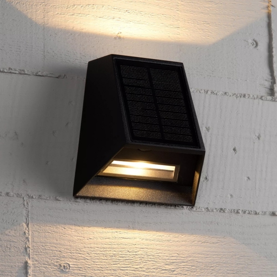 Applique luce solare da esterno nero moderno con sensore crepuscolare movimento