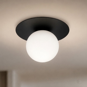 Plafoniera nera sfera di vetro bianco moderna