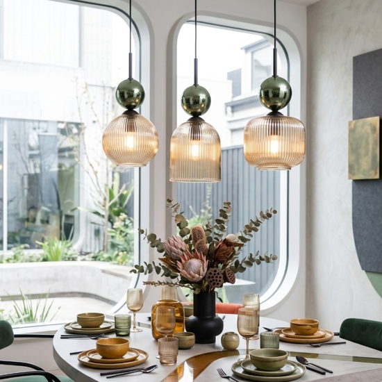 lampadario 3 luci vetri ambra verde per sala da pranzo 