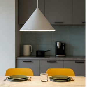 Lampadario beige cono di metallo 50cm per cucina