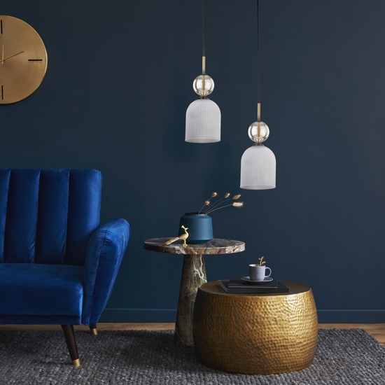 lampada a sospensione in vetro bianco sfera ambra stile contemporaneo