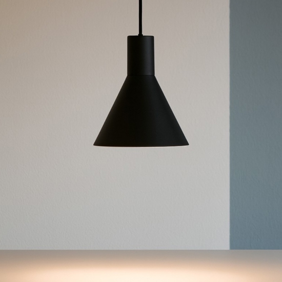 Lampada a sospensione per isola cucina nero a cono 18 cm