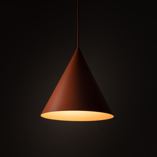 Lampada a sospensione cono metallo colore mattone 25 cm per cucina