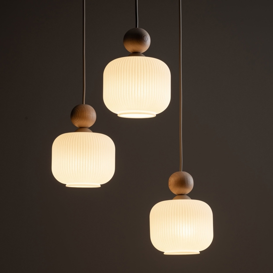 Lampadario per cucina moderna inserti in legno sfere di vetro a sospensione