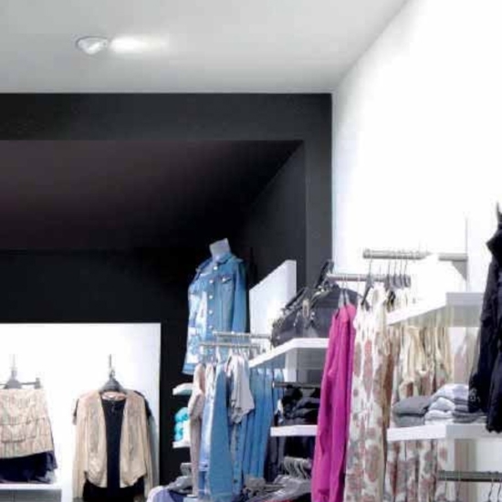 Faretto nero rotondo orientabile da incasso a soffitto