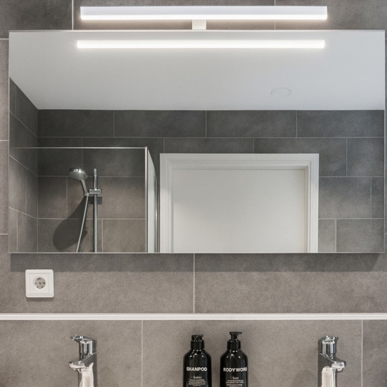 Applique bagni bianco per specchio fissaggio clip 18w 3000k