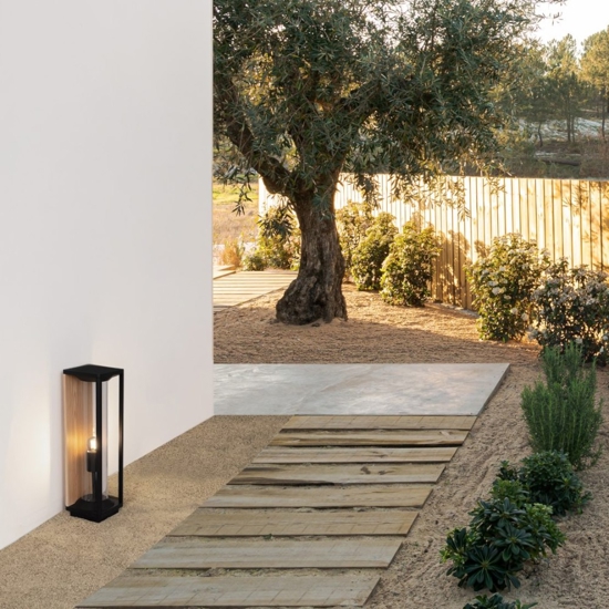 Lampioncino da giardino nero con inserti in legno