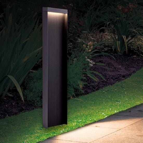 Lampioncino nero moderno rettangolare led 8w 3000k ip65 da giardino